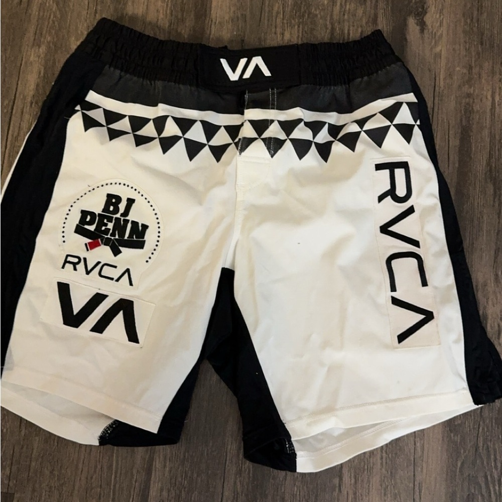 RVCA BJ Penn Shorts sz L